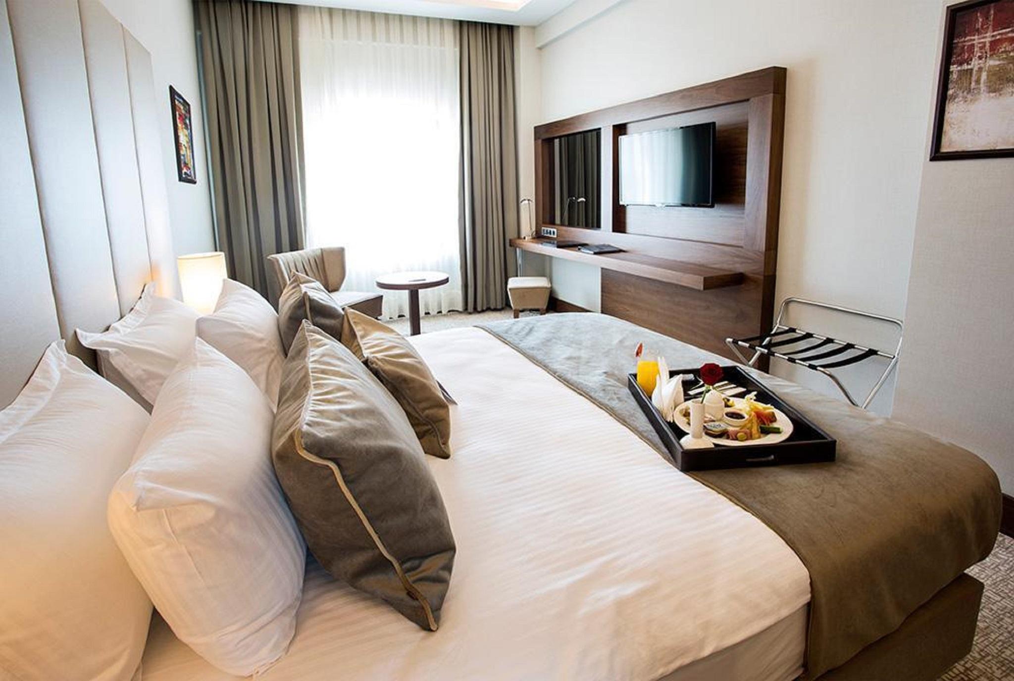 รามาดา บาย วินด์แฮม ยาโลวา Hotel ภายนอก รูปภาพ