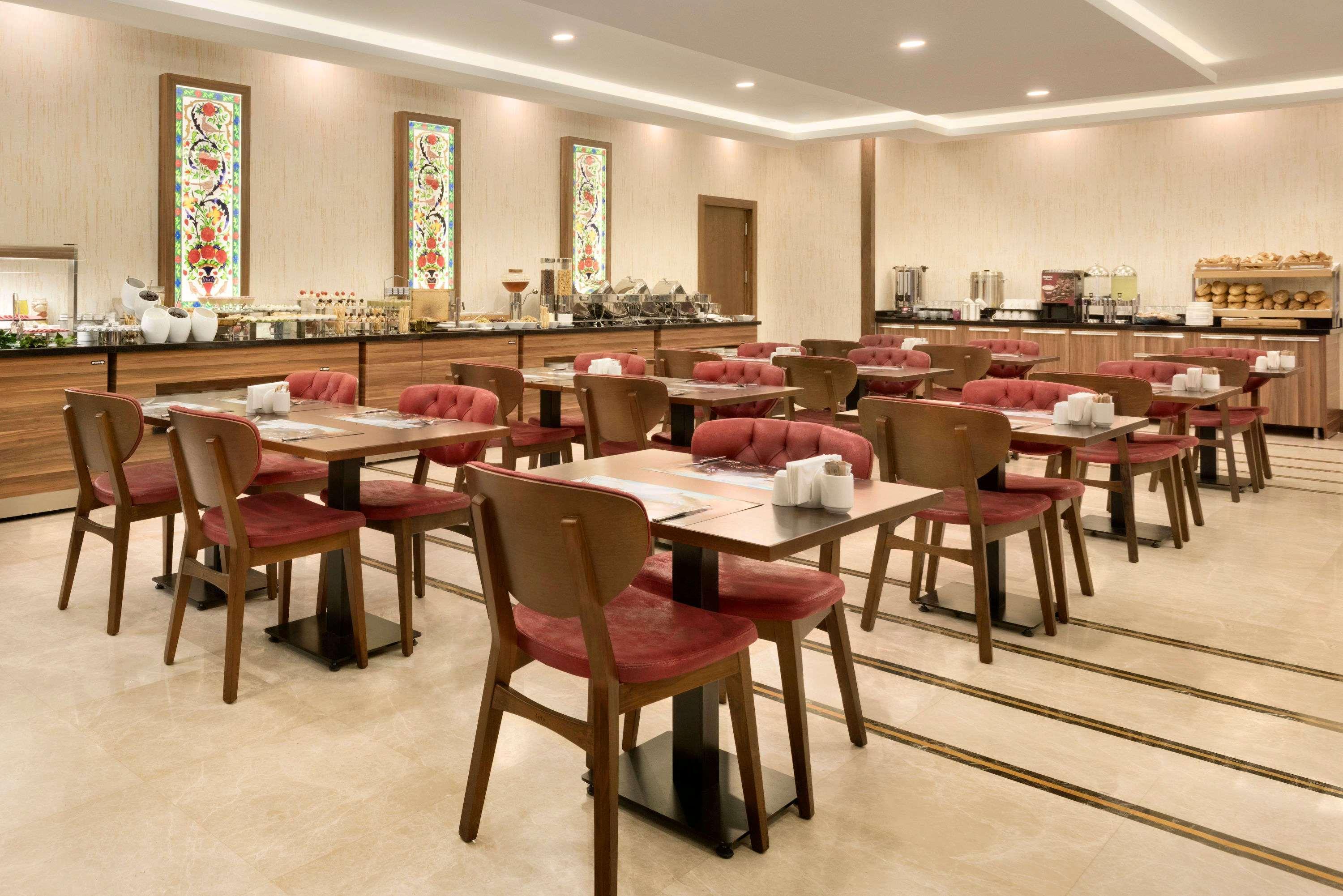 รามาดา บาย วินด์แฮม ยาโลวา Hotel ภายนอก รูปภาพ