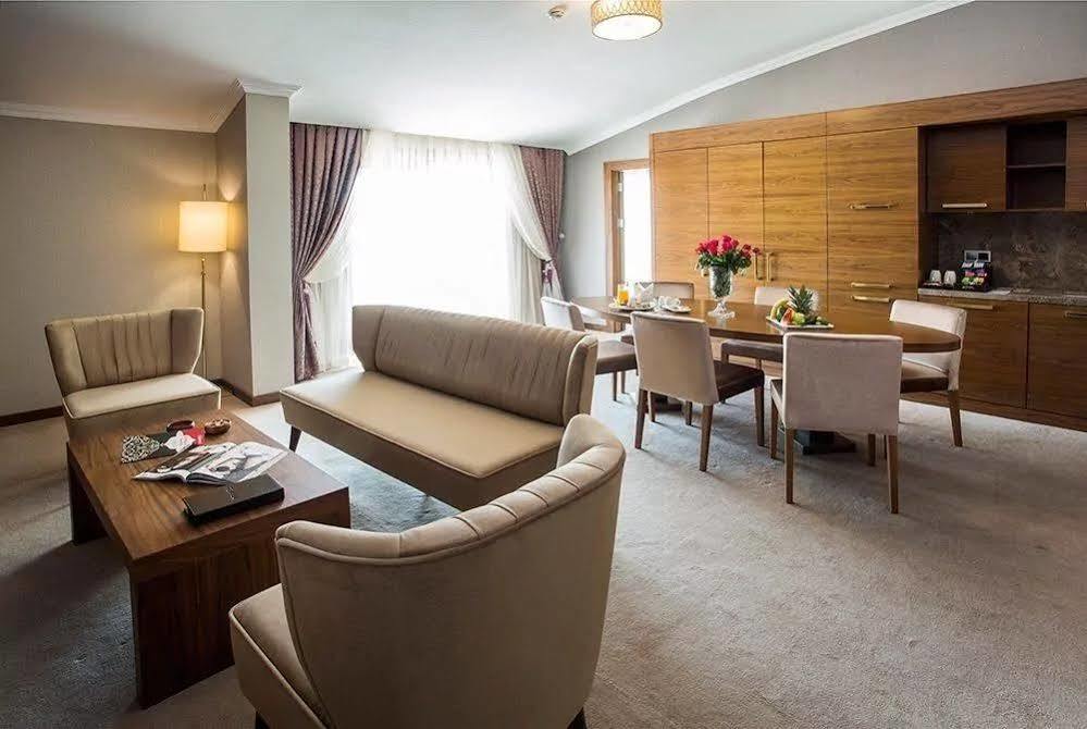 รามาดา บาย วินด์แฮม ยาโลวา Hotel ภายนอก รูปภาพ
