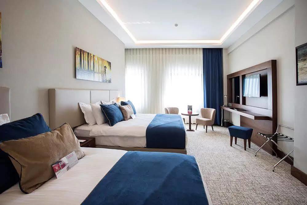 รามาดา บาย วินด์แฮม ยาโลวา Hotel ภายนอก รูปภาพ